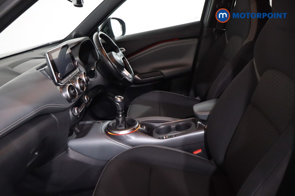 Nissan Juke N-Connecta Manual Petrol SUV - Stock Number (1635640) - 4th supplementary image