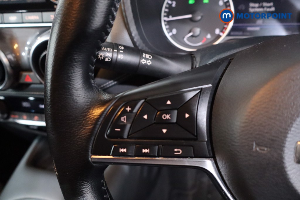 Nissan Juke N-Connecta Manual Petrol SUV - Stock Number (1635640) - 7th supplementary image