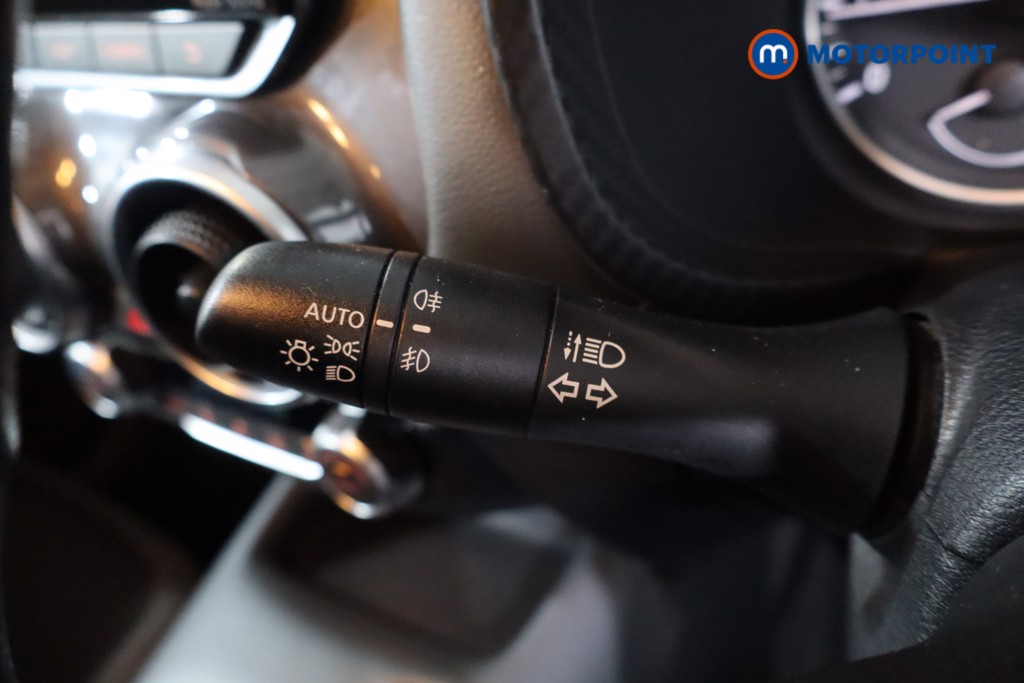 Nissan Juke N-Connecta Manual Petrol SUV - Stock Number (1635640) - 14th supplementary image