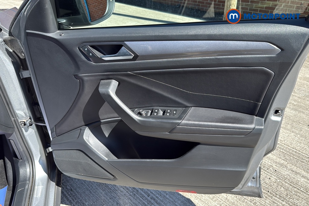 Volkswagen T-Roc Style Manual Petrol SUV - Stock Number (1635925) - 18th supplementary image