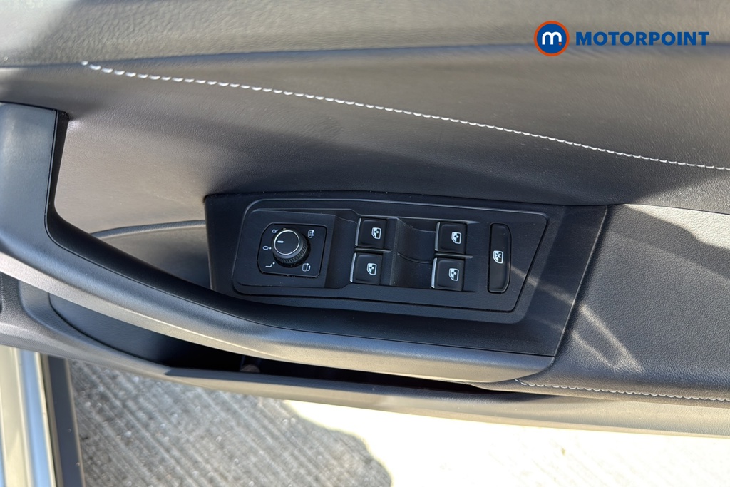 Volkswagen T-Roc Style Manual Petrol SUV - Stock Number (1635925) - 19th supplementary image