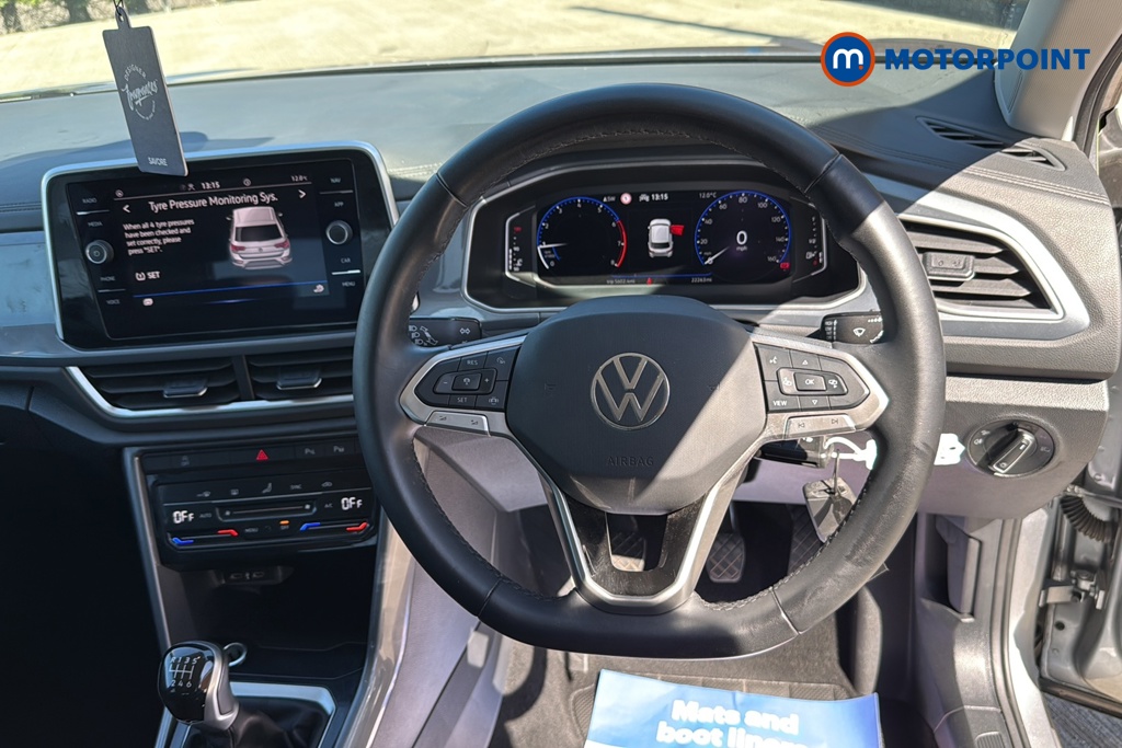 Volkswagen T-Roc Style Manual Petrol SUV - Stock Number (1635925) - 1st supplementary image