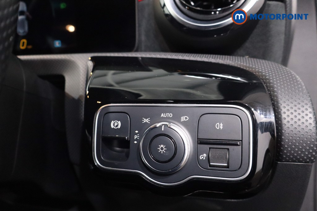 Mercedes-Benz A Class Amg Line Manual Petrol Hatchback - Stock Number (1636100) - 16th supplementary image