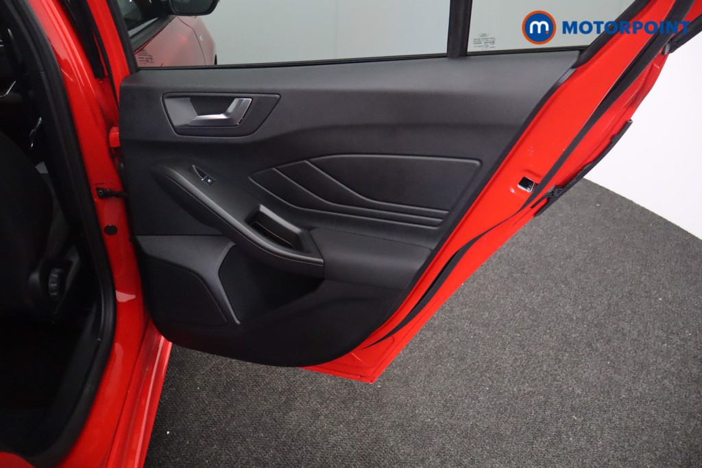 Ford Focus St-Line Manual Petrol Hatchback - Stock Number (1637060) - 21st supplementary image