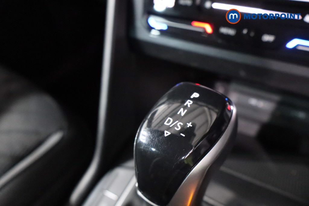Volkswagen Tiguan R-Line Edition Automatic Petrol SUV - Stock Number (1637506) - 22nd supplementary image
