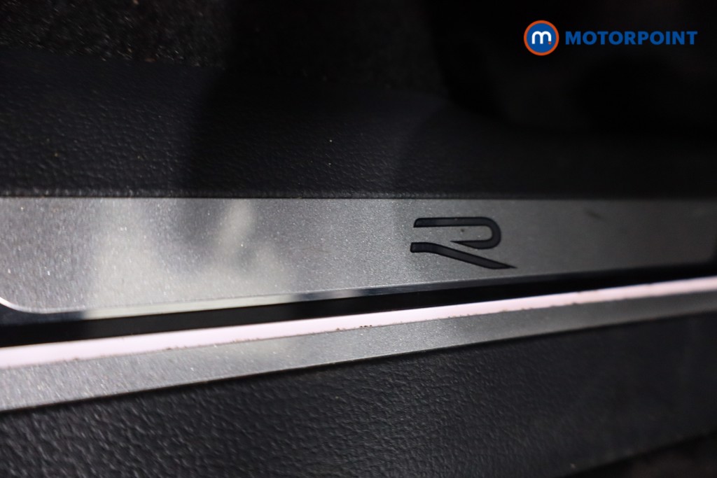 Volkswagen Tiguan R-Line Edition Automatic Petrol SUV - Stock Number (1637506) - 26th supplementary image