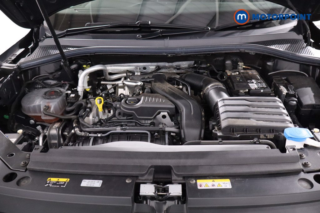 Volkswagen Tiguan R-Line Edition Automatic Petrol SUV - Stock Number (1637506) - 38th supplementary image