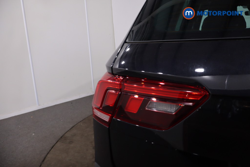 Volkswagen Tiguan R-Line Edition Automatic Petrol SUV - Stock Number (1637506) - 41st supplementary image