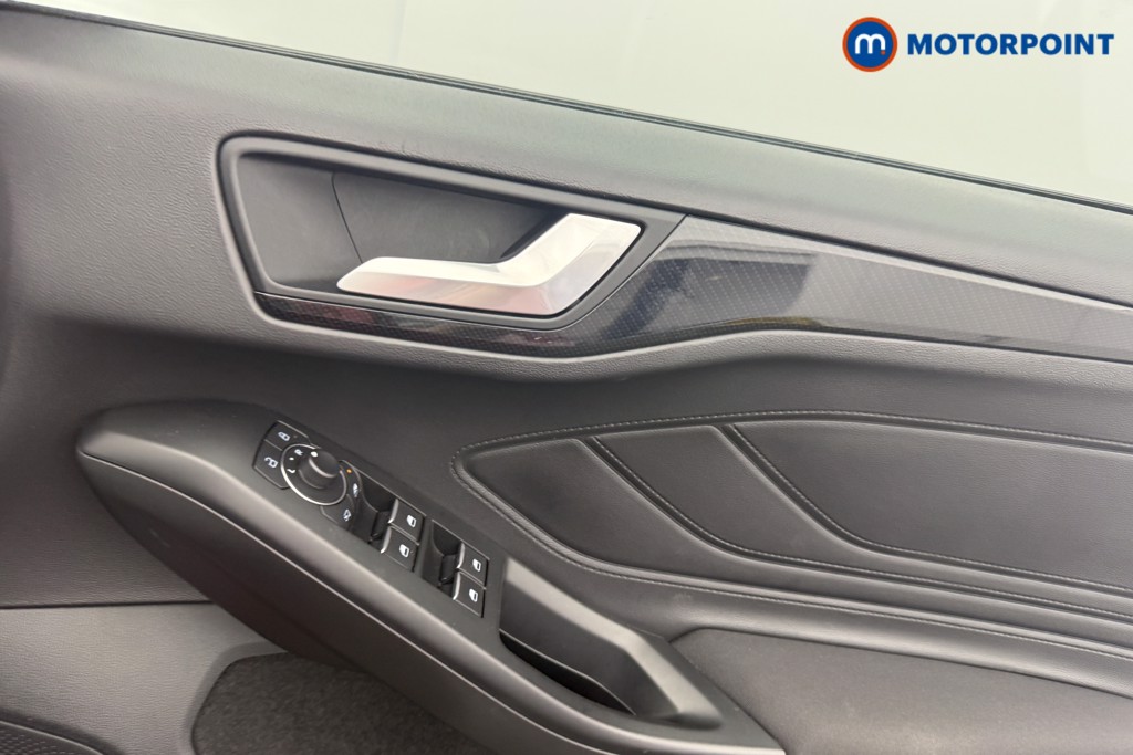 Ford Focus St-Line Edition Manual Petrol Hatchback - Stock Number (1638324) - 9th supplementary image