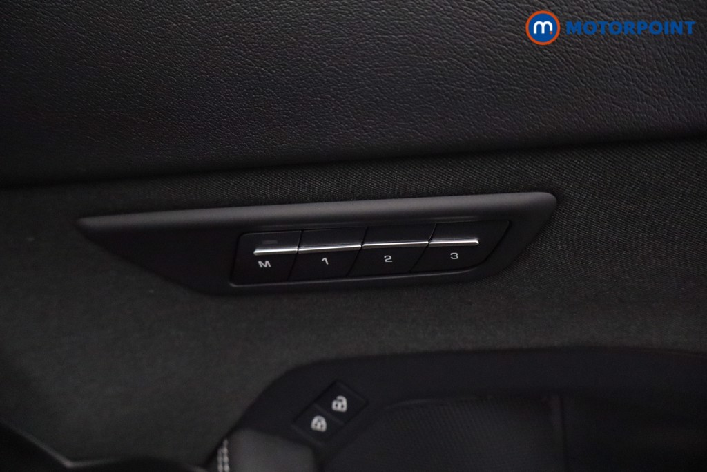 Jaguar E-Pace R-Dynamic Hse Black Automatic Petrol Plug-In Hybrid SUV - Stock Number (1638385) - 16th supplementary image