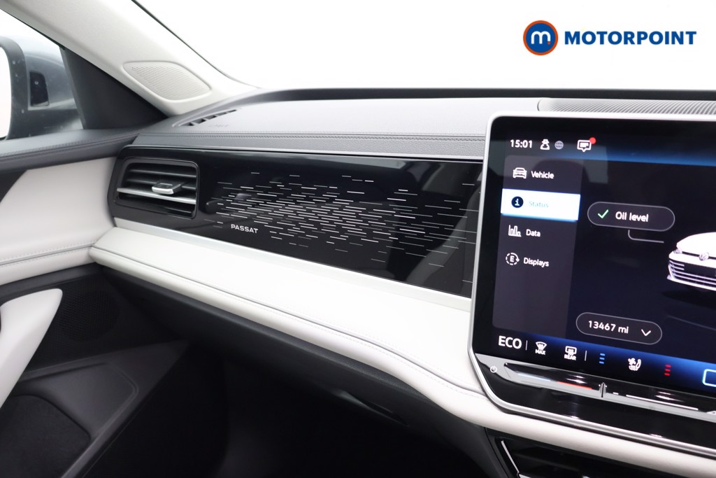 Volkswagen Passat Life Automatic Petrol Plug-In Hybrid Estate - Stock Number (1638774) - 9th supplementary image