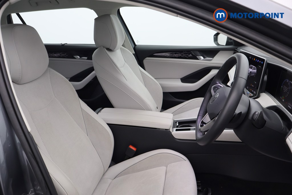 Volkswagen Passat Life Automatic Petrol Plug-In Hybrid Estate - Stock Number (1638774) - 14th supplementary image