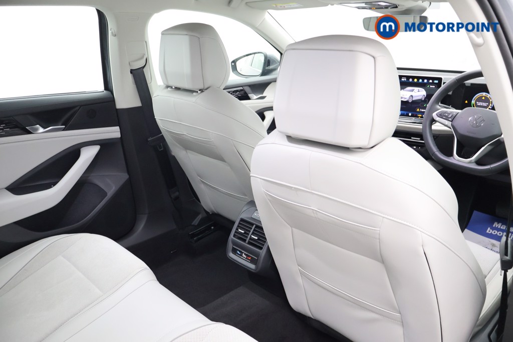 Volkswagen Passat Life Automatic Petrol Plug-In Hybrid Estate - Stock Number (1638774) - 16th supplementary image