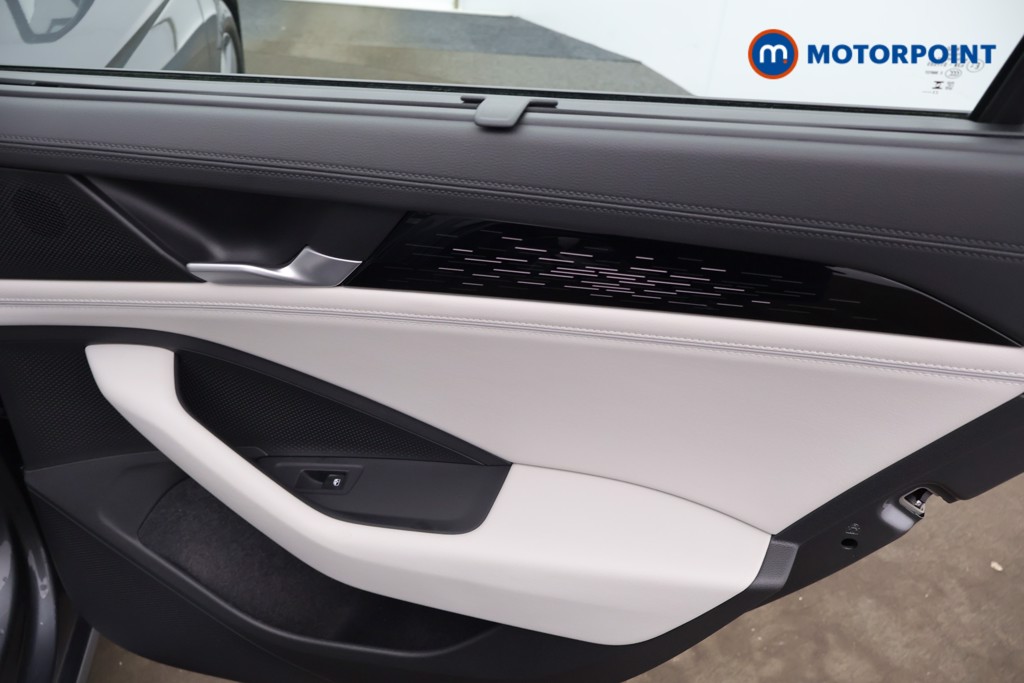 Volkswagen Passat Life Automatic Petrol Plug-In Hybrid Estate - Stock Number (1638774) - 17th supplementary image