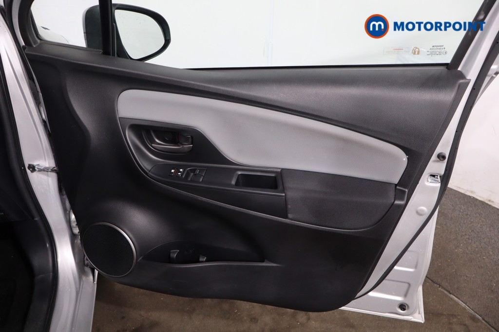 Toyota Yaris Icon Automatic Petrol Hatchback - Stock Number (1636565) - 23rd supplementary image