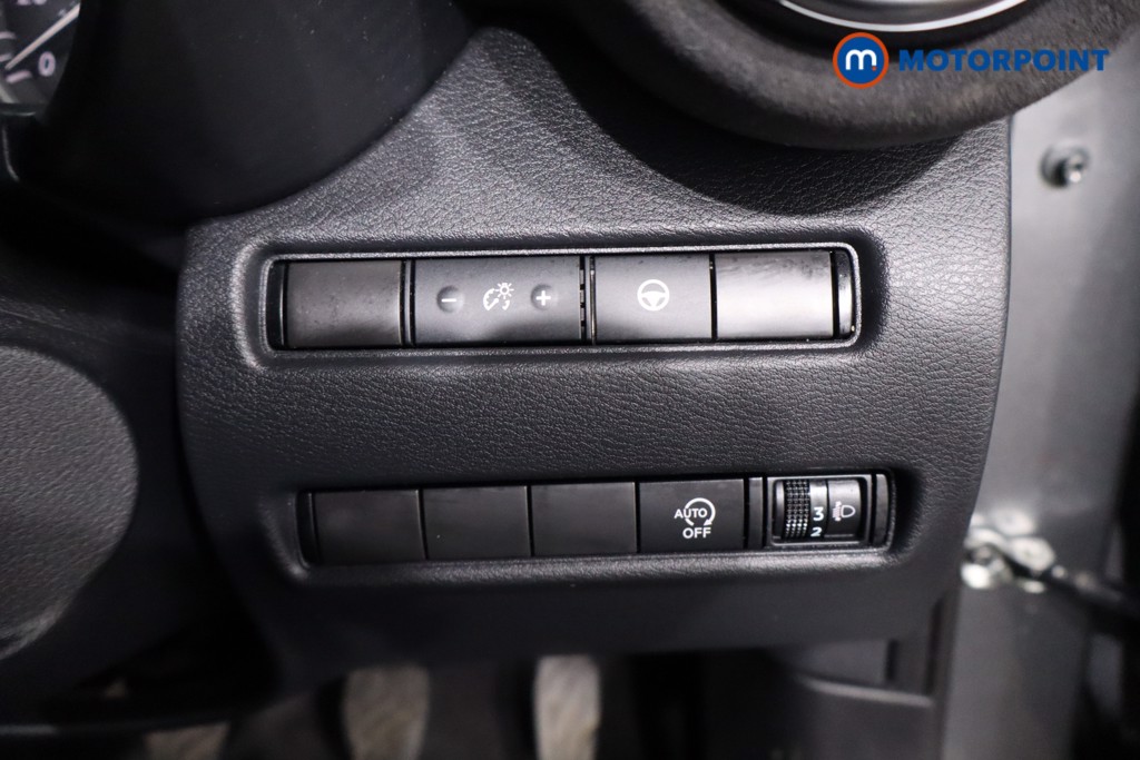 Nissan Juke Tekna-Plus Manual Petrol SUV - Stock Number (1636585) - 17th supplementary image