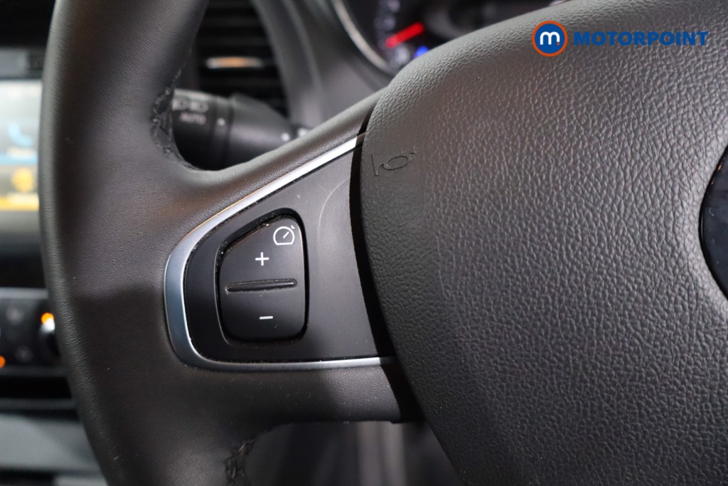 Renault Captur Iconic Manual Petrol SUV - Stock Number (1636689) - 7th supplementary image