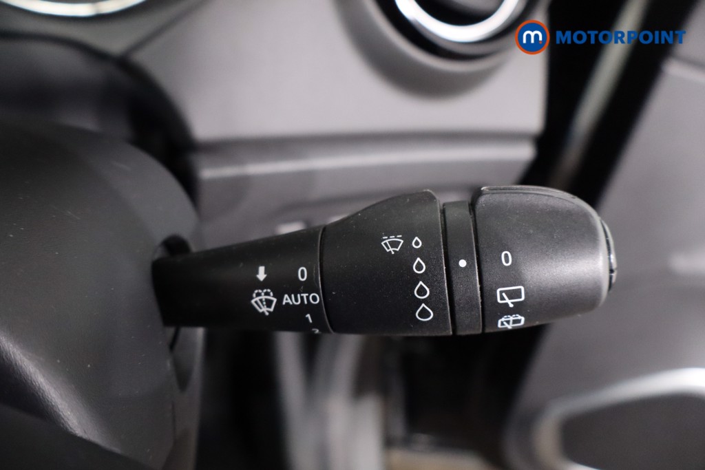 Renault Captur Iconic Manual Petrol SUV - Stock Number (1636689) - 16th supplementary image