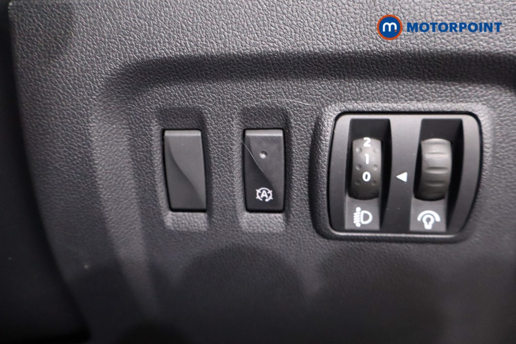 Renault Captur Iconic Manual Petrol SUV - Stock Number (1636689) - 17th supplementary image