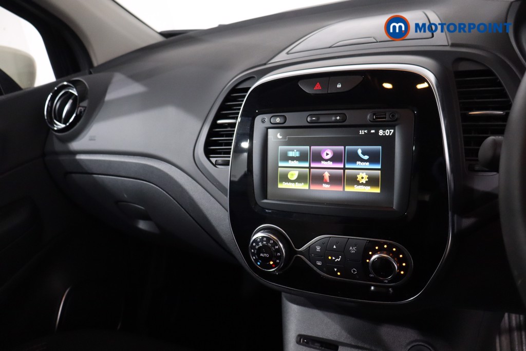 Renault Captur Iconic Manual Petrol SUV - Stock Number (1636689) - 19th supplementary image