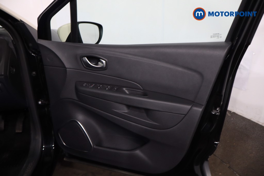 Renault Captur Iconic Manual Petrol SUV - Stock Number (1636689) - 24th supplementary image