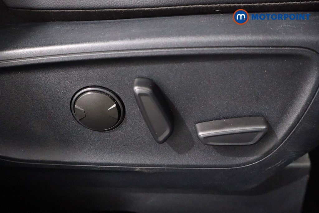 Ford Kuga St-Line Edition Manual Petrol SUV - Stock Number (1638104) - 24th supplementary image