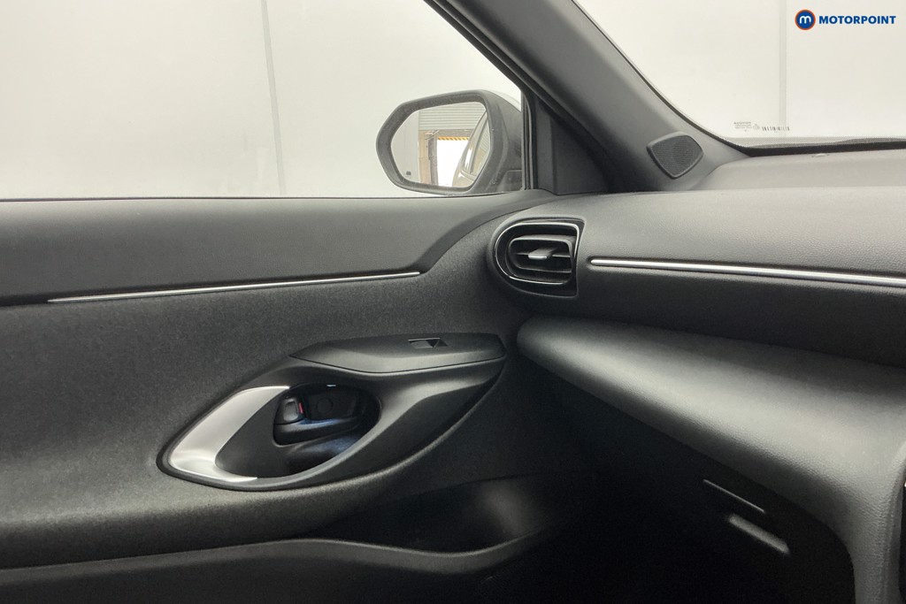 Toyota Yaris Cross Design Automatic Petrol-Electric Hybrid Estate - Stock Number (1604152) - 22nd supplementary image