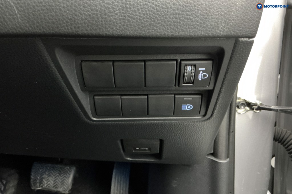 Toyota Yaris Cross Design Automatic Petrol-Electric Hybrid Estate - Stock Number (1604152) - 25th supplementary image