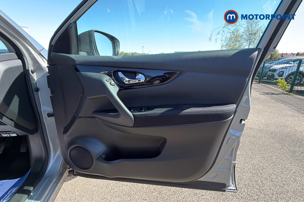 Nissan Qashqai Acenta Premium Manual Petrol SUV - Stock Number (1621694) - 19th supplementary image
