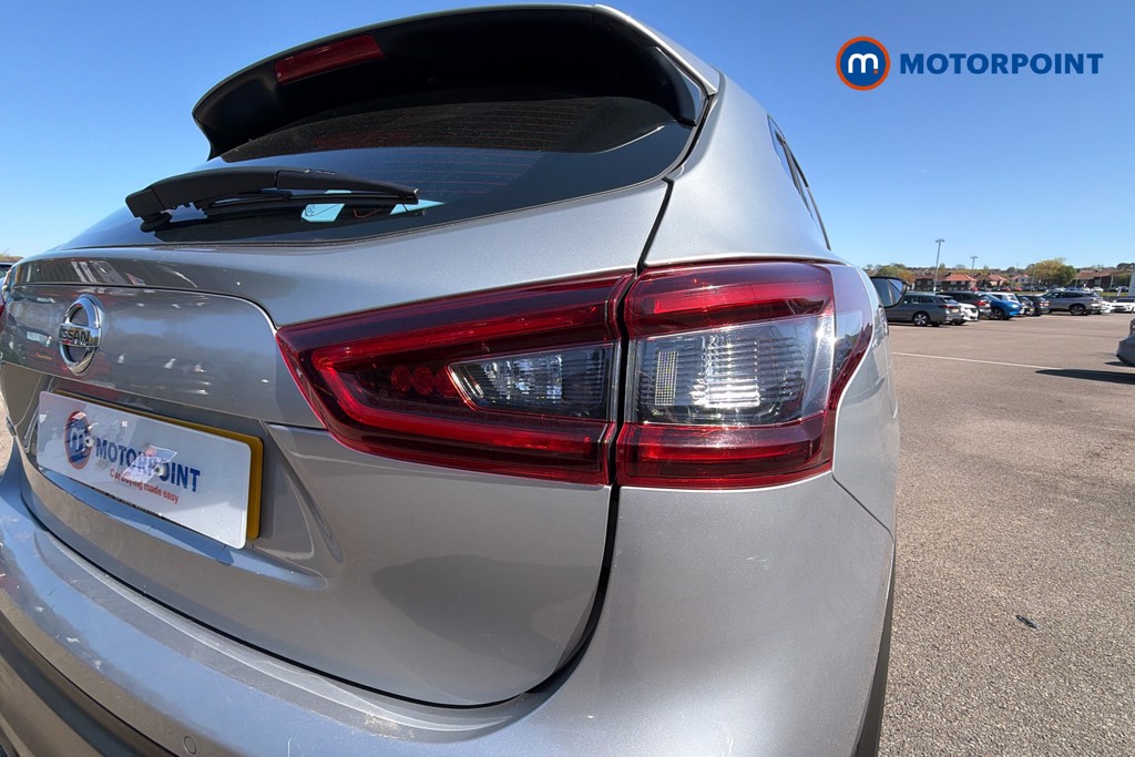 Nissan Qashqai Acenta Premium Manual Petrol SUV - Stock Number (1621694) - 38th supplementary image
