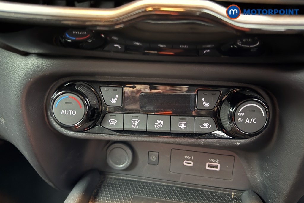 Nissan Juke Tekna Automatic Petrol SUV - Stock Number (1627469) - 9th supplementary image