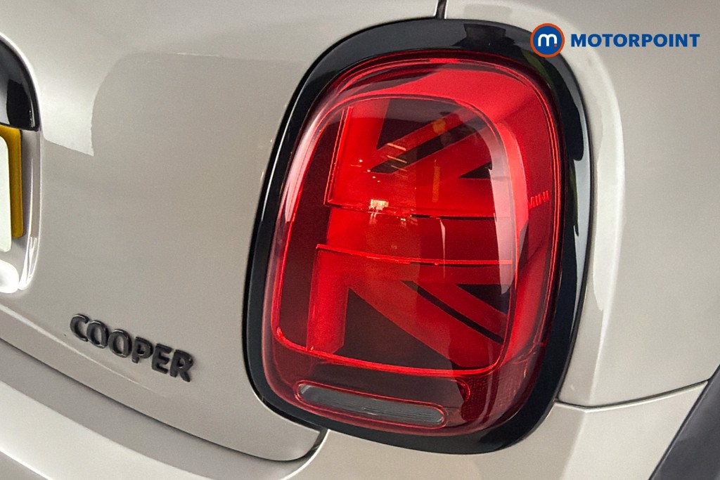 Mini Hatchback Cooper Sport Manual Petrol Hatchback - Stock Number (1629382) - 38th supplementary image