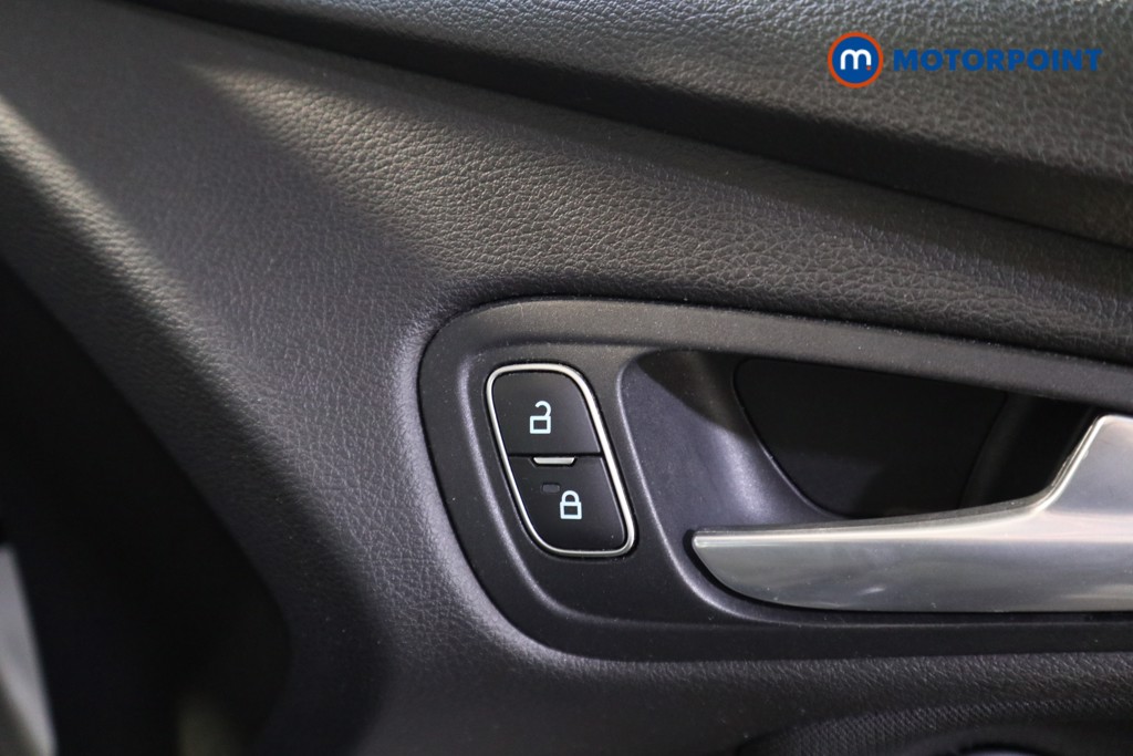 Ford Focus St-Line Manual Petrol Hatchback - Stock Number (1629940) - 14th supplementary image