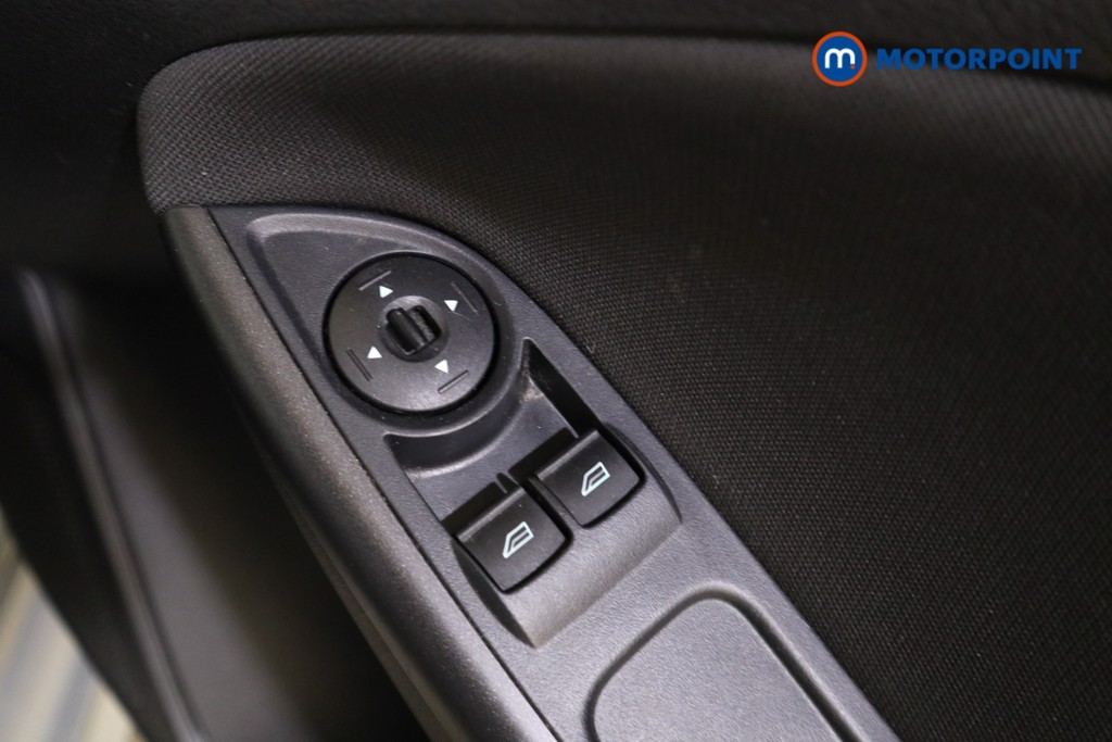 Ford Focus St-Line Manual Petrol Hatchback - Stock Number (1629940) - 15th supplementary image