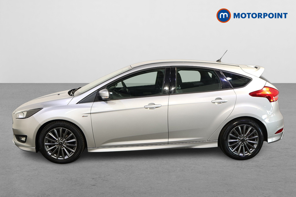 Ford Focus St-Line Manual Petrol Hatchback - Stock Number (1629940) - Passenger side
