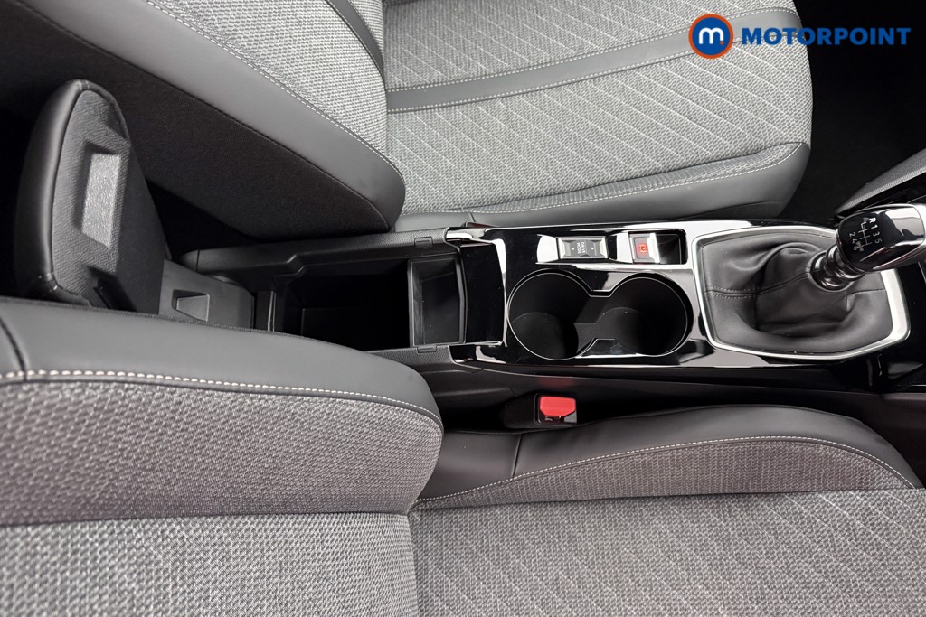 Peugeot 2008 Allure Manual Petrol SUV - Stock Number (1630193) - 12th supplementary image