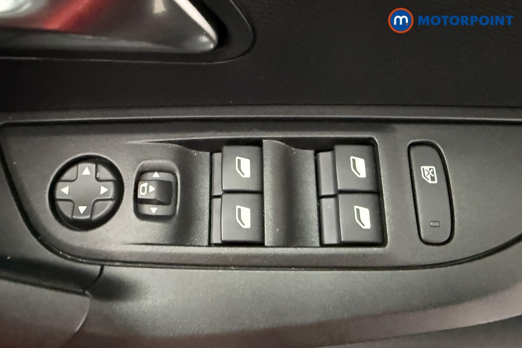 Peugeot 2008 Allure Manual Petrol SUV - Stock Number (1630193) - 16th supplementary image