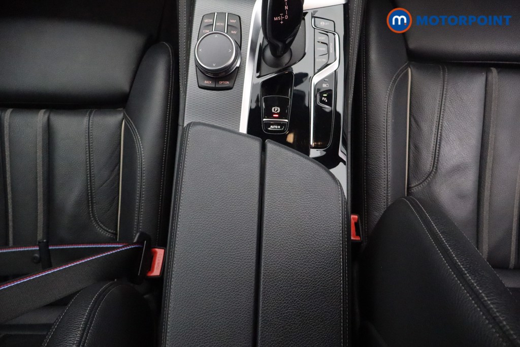 BMW 5 Series M Sport Automatic Petrol Plug-In Hybrid Estate - Stock Number (1631542) - 5th supplementary image