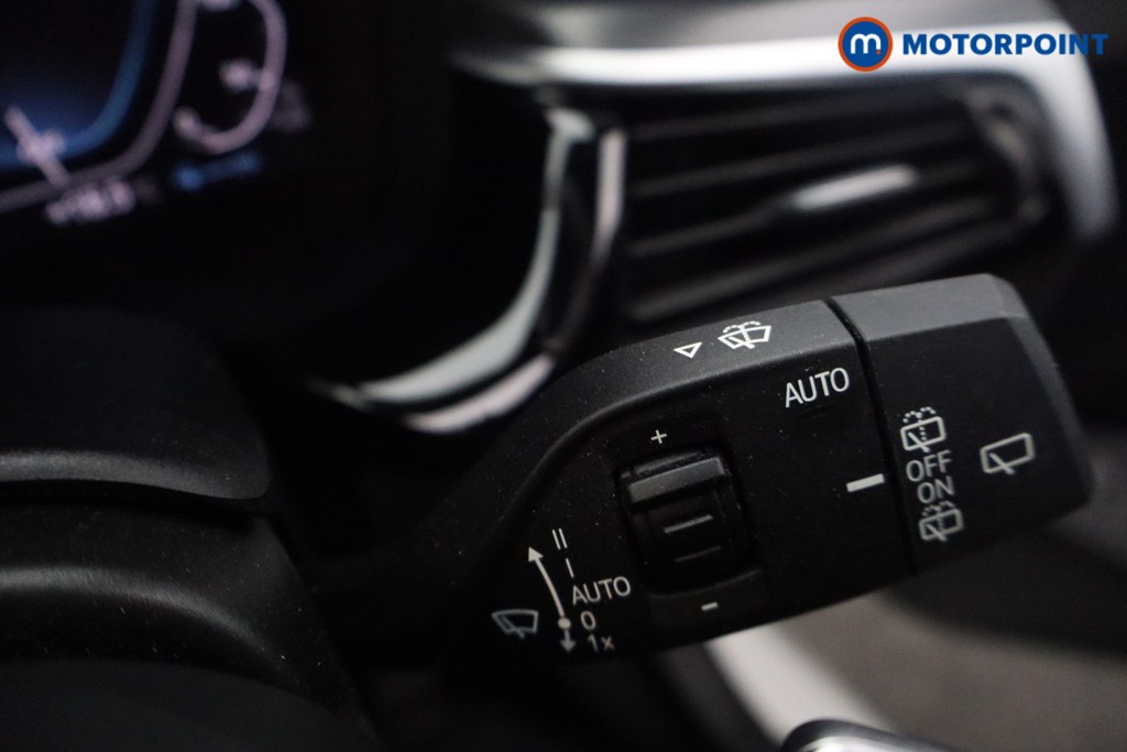 BMW 5 Series M Sport Automatic Petrol Plug-In Hybrid Estate - Stock Number (1631542) - 17th supplementary image