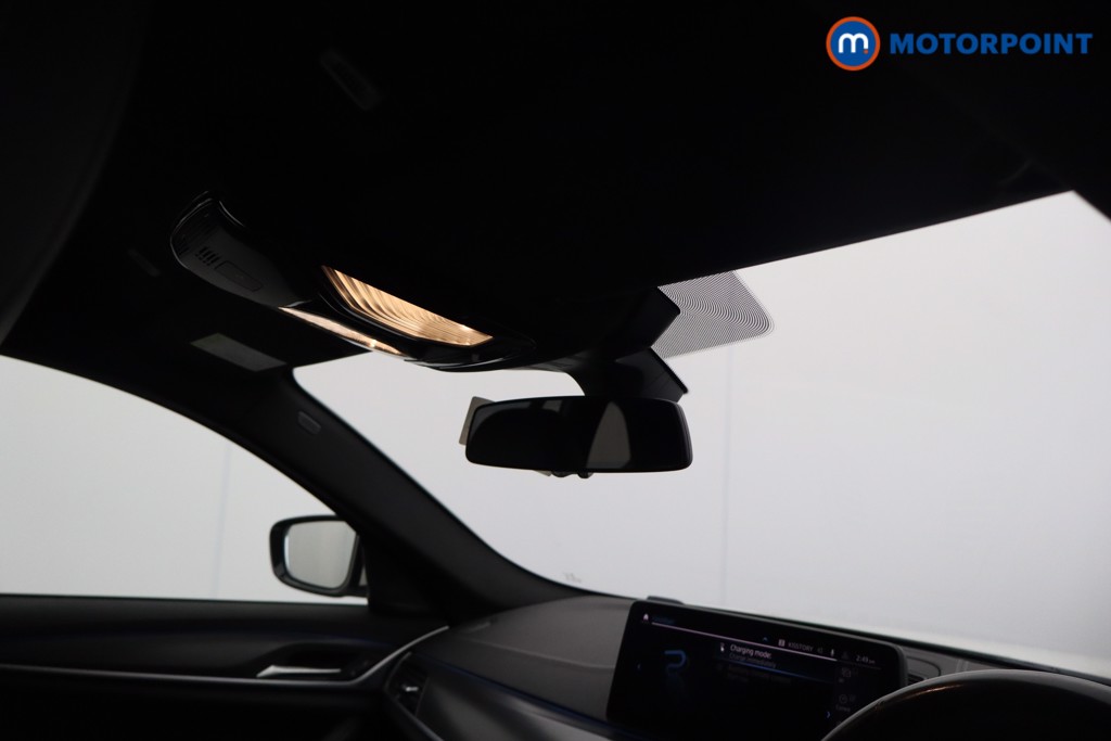 BMW 5 Series M Sport Automatic Petrol Plug-In Hybrid Estate - Stock Number (1631542) - 18th supplementary image