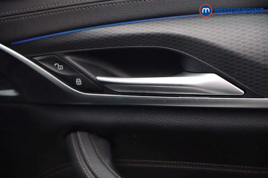 BMW 5 Series M Sport Automatic Petrol Plug-In Hybrid Estate - Stock Number (1631542) - 22nd supplementary image