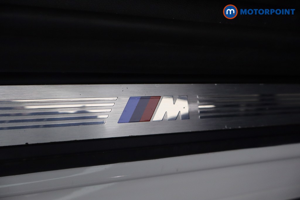 BMW 5 Series M Sport Automatic Petrol Plug-In Hybrid Estate - Stock Number (1631542) - 23rd supplementary image