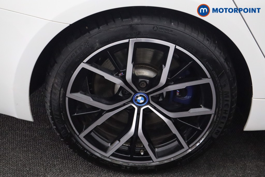 BMW 5 Series M Sport Automatic Petrol Plug-In Hybrid Estate - Stock Number (1631542) - 24th supplementary image