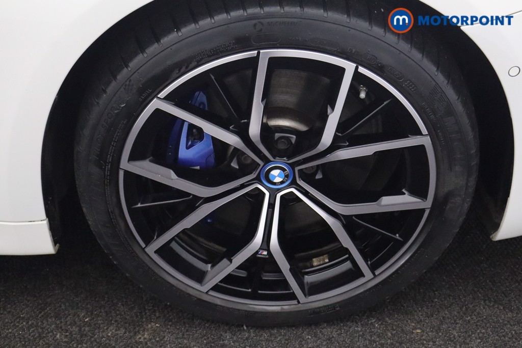 BMW 5 Series M Sport Automatic Petrol Plug-In Hybrid Estate - Stock Number (1631542) - 25th supplementary image