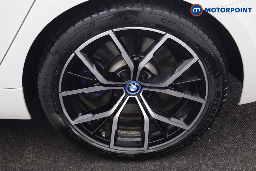 BMW 5 Series M Sport Automatic Petrol Plug-In Hybrid Estate - Stock Number (1631542) - 27th supplementary image