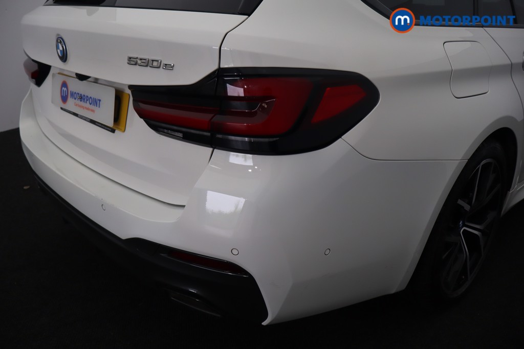 BMW 5 Series M Sport Automatic Petrol Plug-In Hybrid Estate - Stock Number (1631542) - 36th supplementary image