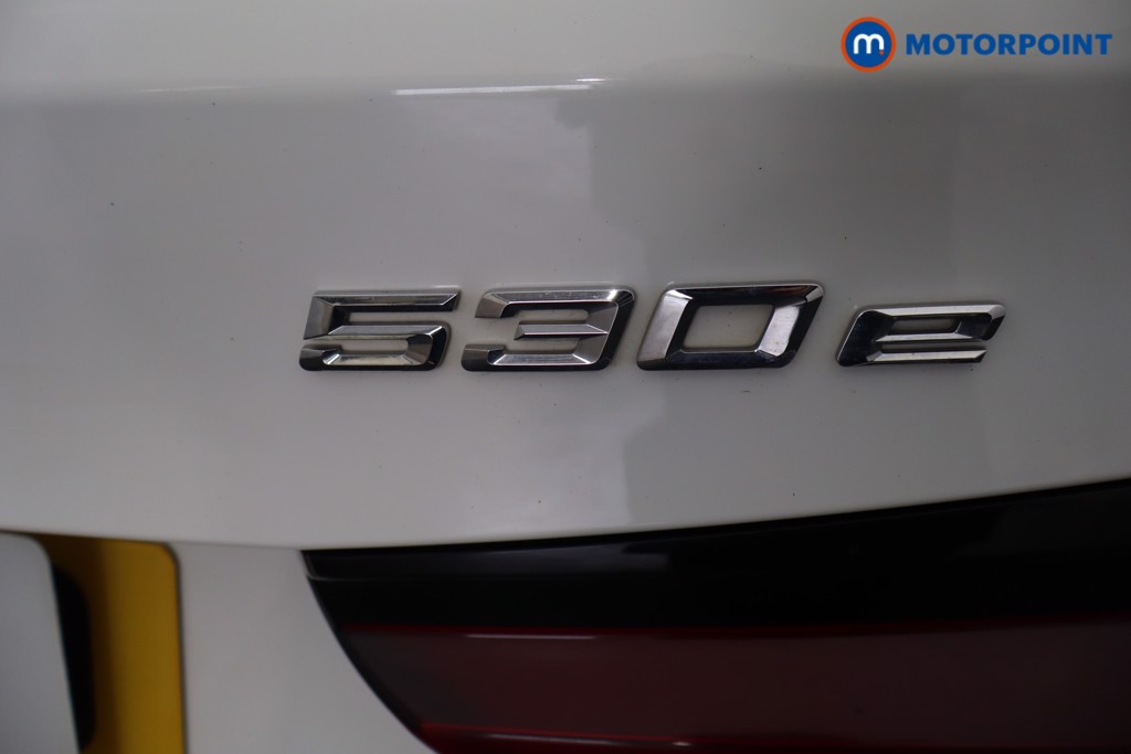 BMW 5 Series M Sport Automatic Petrol Plug-In Hybrid Estate - Stock Number (1631542) - 37th supplementary image