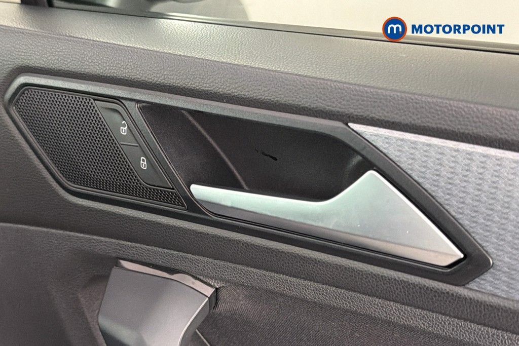 Volkswagen Tiguan Life Automatic Diesel SUV - Stock Number (1632654) - 42nd supplementary image