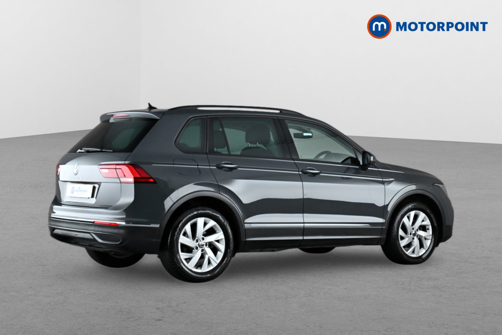 Volkswagen Tiguan Life Automatic Diesel SUV - Stock Number (1632654) - Drivers side rear corner