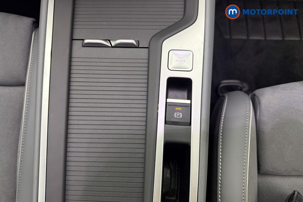 Volkswagen Passat Life Automatic Petrol Plug-In Hybrid Estate - Stock Number (1632860) - 7th supplementary image